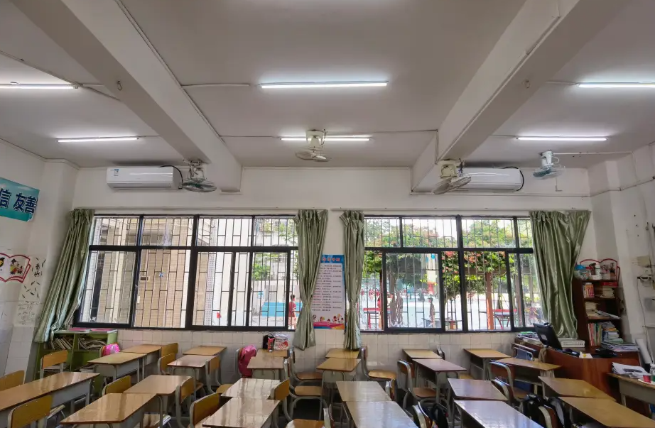 學(xué)?？照{(diào)集中控制系統(tǒng)：開啟校園舒適節(jié)能新篇章